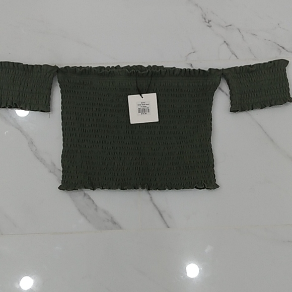 Dark Green crop top - Picture 3 of 3